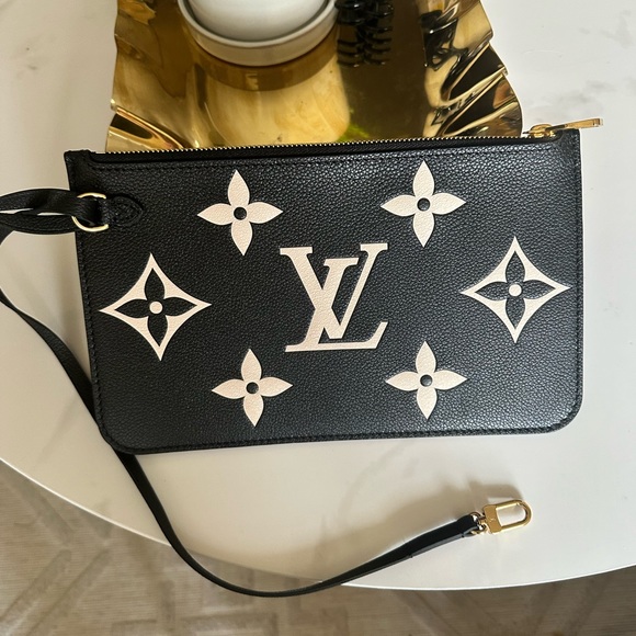 Neverfull Pochette shoulder bag/wristlet - Picture 3 of 8